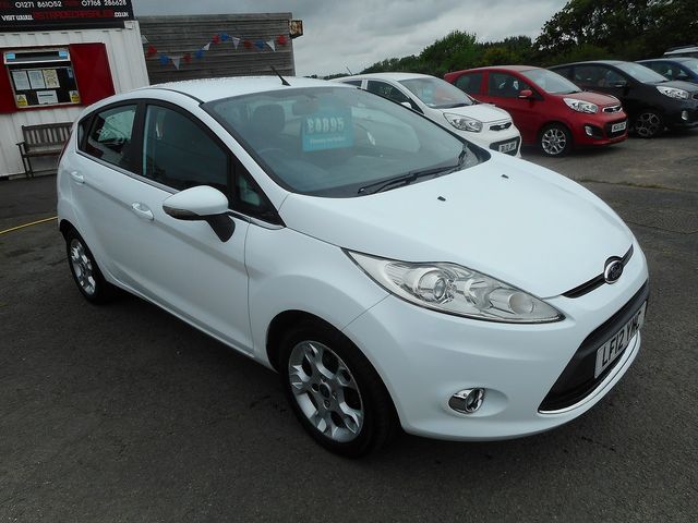 2012 FORD Fiesta Zetec 1.4TDCi068 - Picture 2