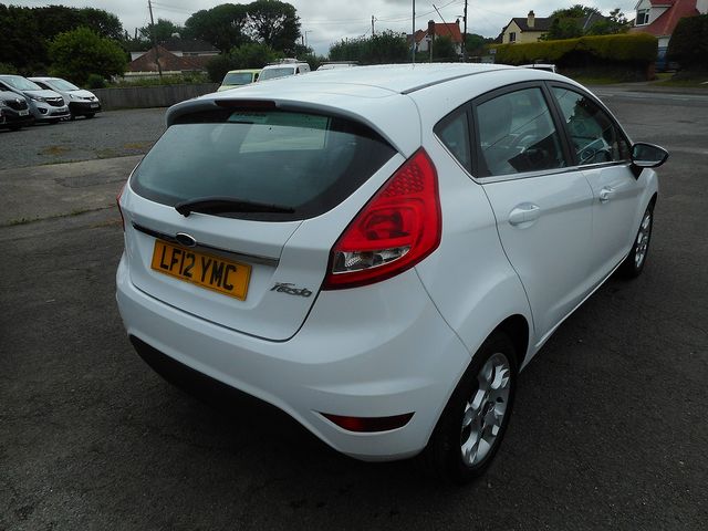 2012 FORD Fiesta Zetec 1.4TDCi068 - Picture 5