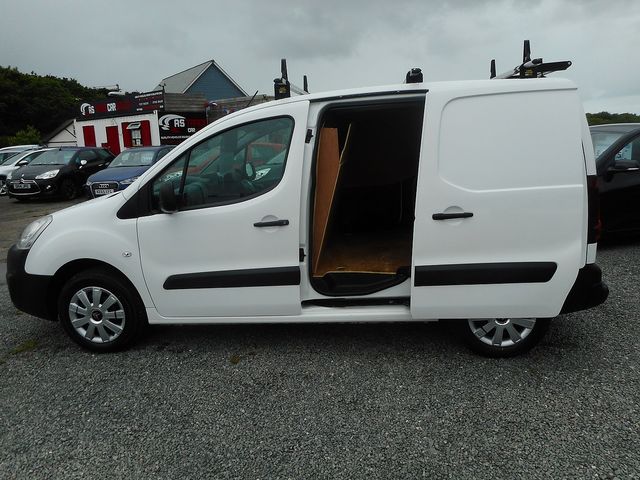 2018 CITROEN Berlingo BlueHDi 75 manual L1 625 LX - Picture 4