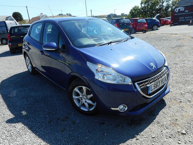 2014 PEUGEOT 208 Active 1.2 VTi 82 - Picture 2