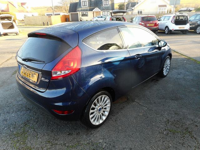 2012 FORD Fiesta Titanium 1.4 096 Auto - Picture 5