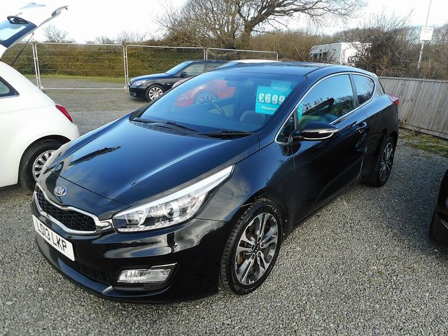 2013 KIA pro_cee'd 1.6 CRDi 126bhp 6-speed manual ISG SE - Picture 2