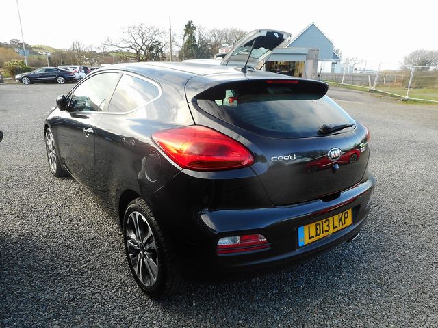 2013 KIA pro_cee'd 1.6 CRDi 126bhp 6-speed manual ISG SE - Picture 5