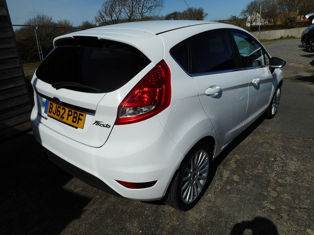 2012 FORD Fiesta Titanium 1.4 096 - Picture 4