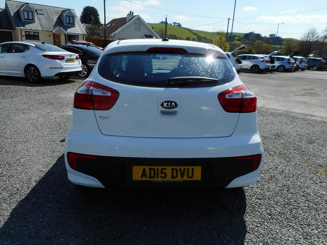 2015 KIA Rio 1.4 2 Auto - Picture 5