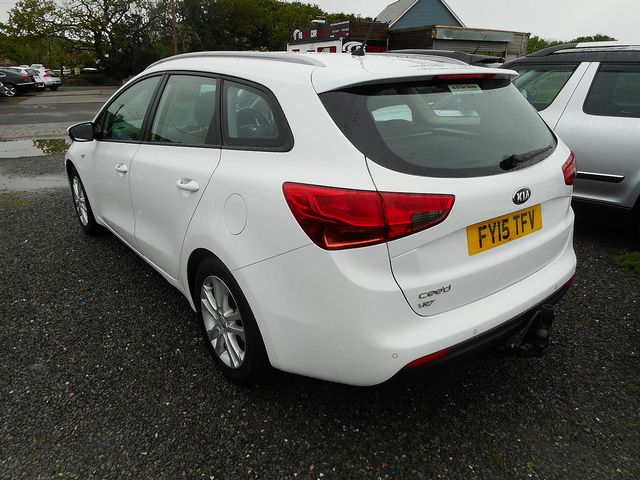 2015 KIA cee'd SW 'VR7' 1.4 98bhp 6-speed manual - Picture 3