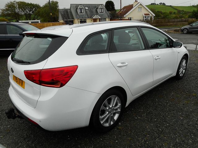 2015 KIA cee'd SW 'VR7' 1.4 98bhp 6-speed manual - Picture 4