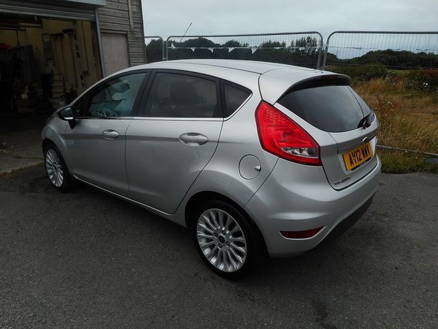 2012 FORD Fiesta Titanium 1.4 096 - Picture 3