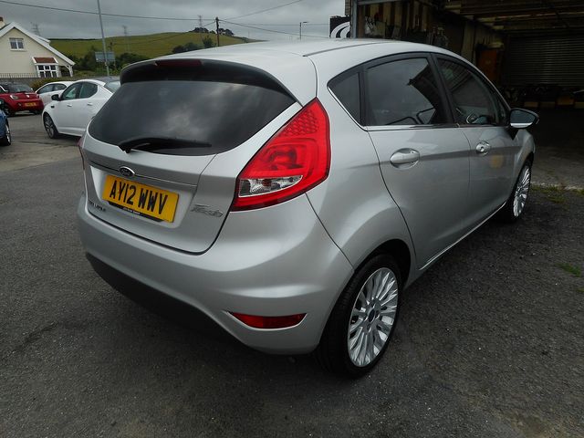 2012 FORD Fiesta Titanium 1.4 096 - Picture 4