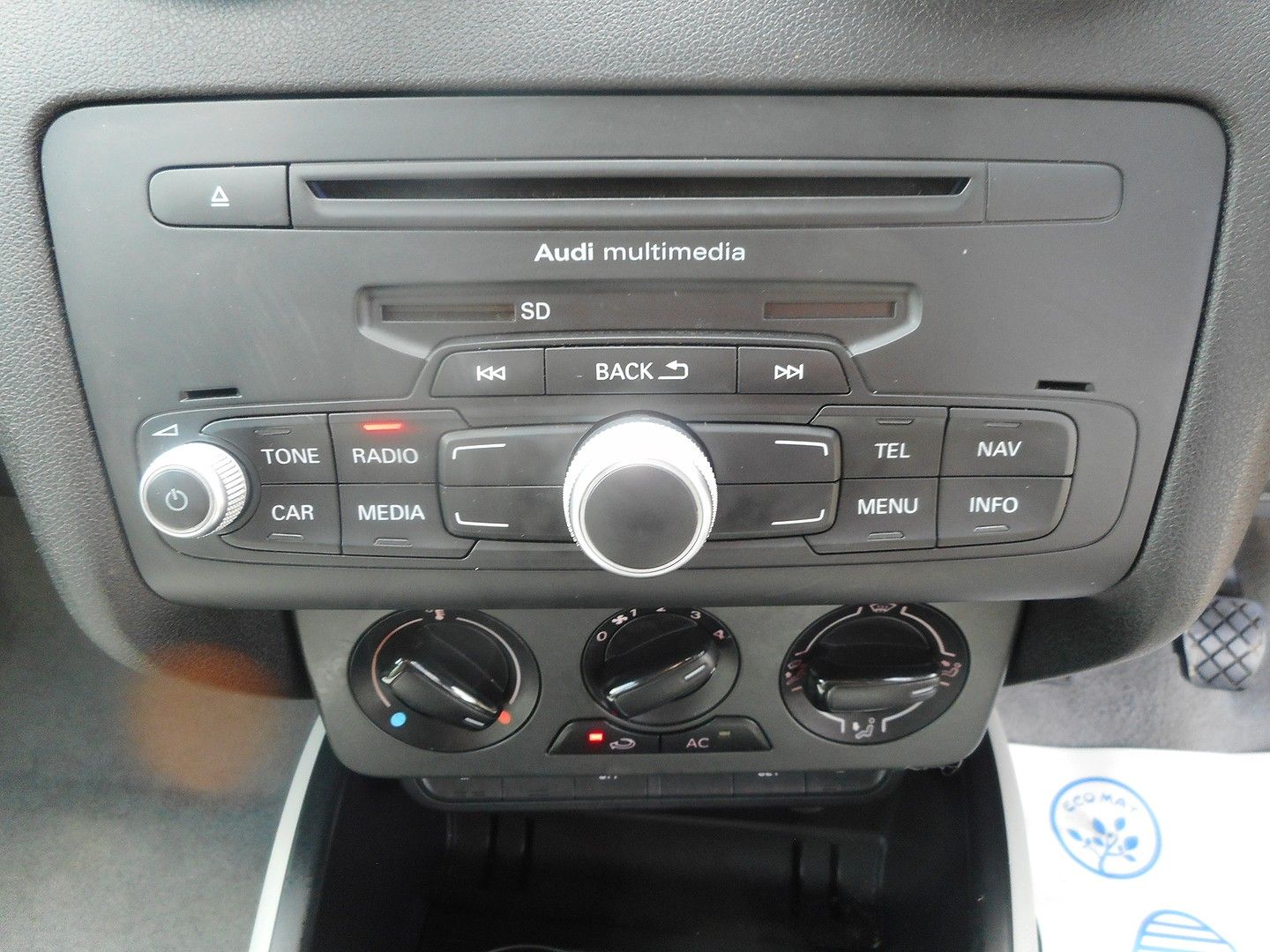 AUDI A1 1.6 TDI SE 105PS Sportback (2012) - Picture 13