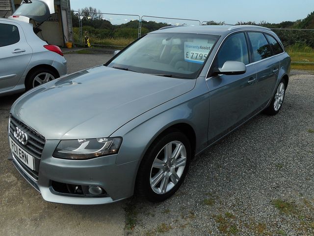 2011 AUDI A4 Technik 2.0 TDI quattro 170PS - Picture 2