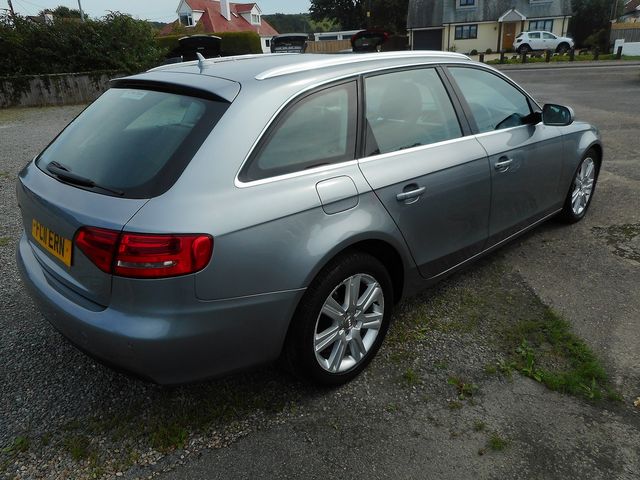 2011 AUDI A4 Technik 2.0 TDI quattro 170PS - Picture 5