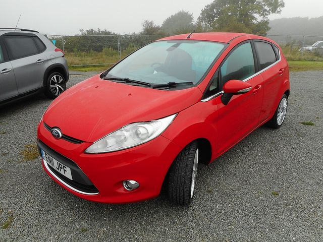 2011 FORD Fiesta Titanium 1.4 096 Auto - Picture 2