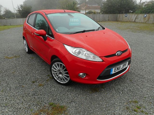 2011 FORD Fiesta Titanium 1.4 096 Auto - Picture 4