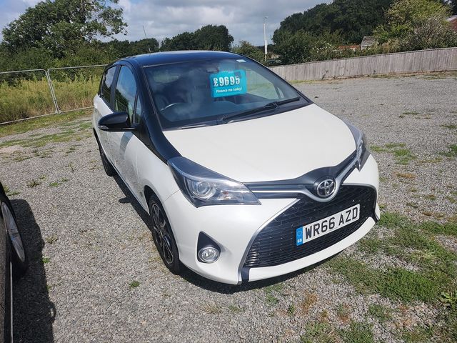 2016 TOYOTA Yaris 1.33 VVT-i Design M-drive S TSS - Picture 2