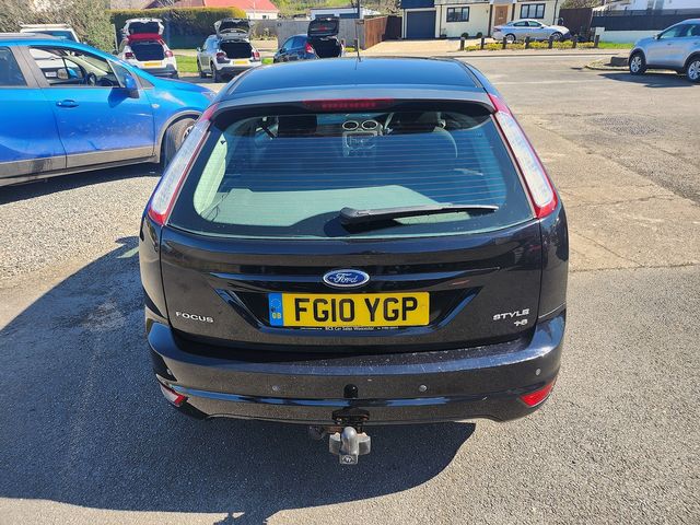 2010 FORD Focus Style 1.6 100 S4 Automatic - Picture 4