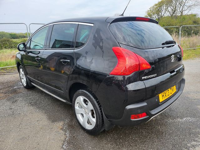 2013 PEUGEOT 3008 Style HDi 112 FAP 6-Speed - Picture 3