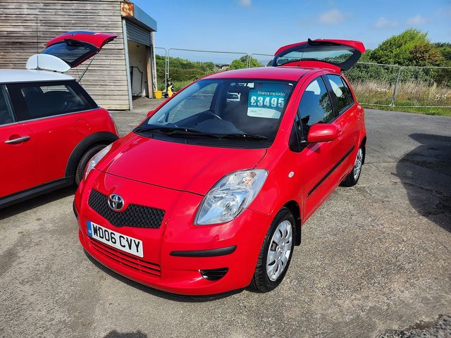 2006 TOYOTA Yaris 1.3 VVT-i T3 - Picture 2