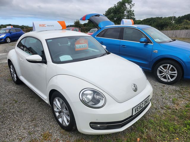 2012 VOLKSWAGEN Beetle Design 2.0 TDI 6 speed manual - Picture 3
