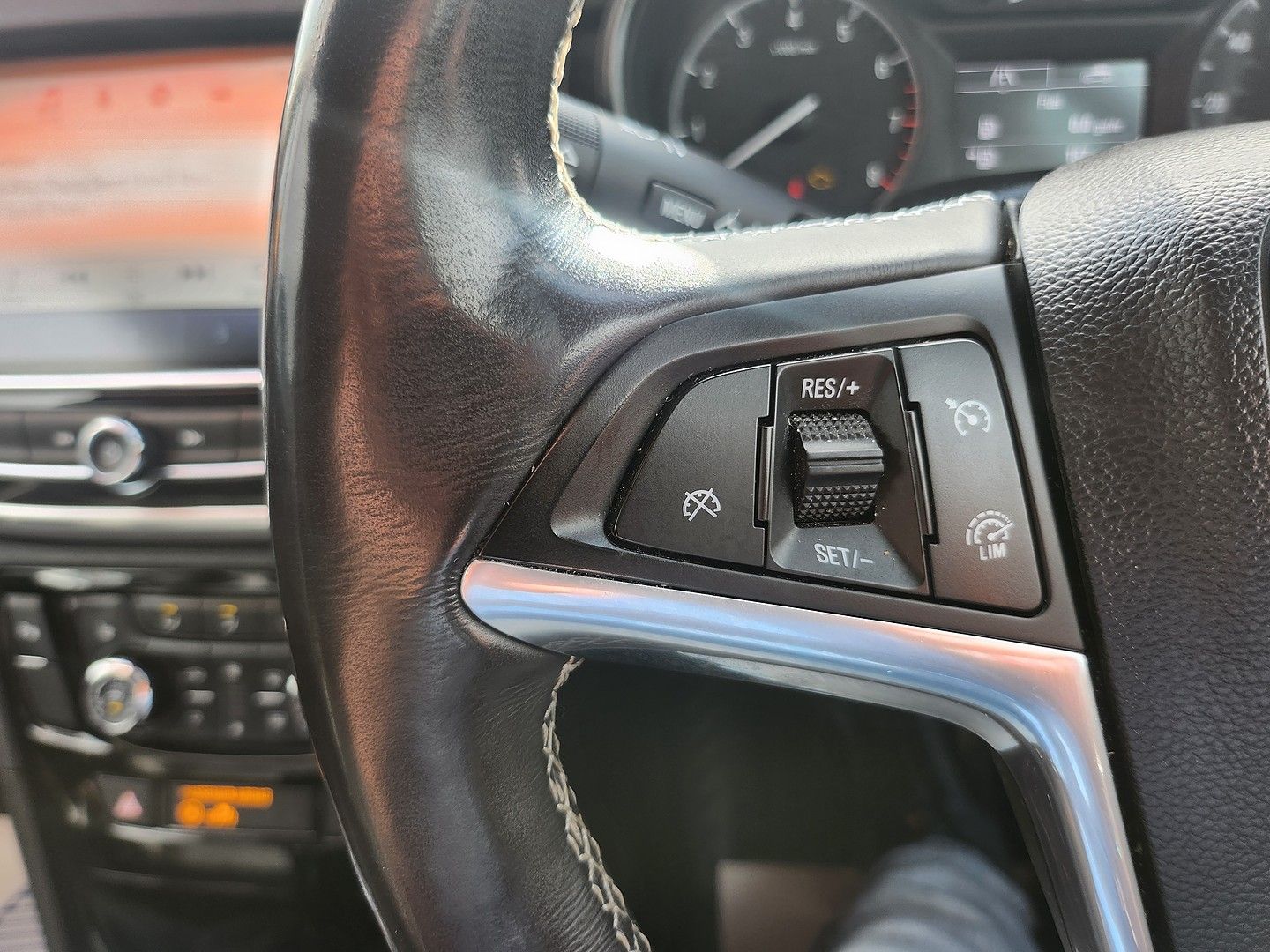 VAUXHALL Mokka X Elite Nav 1.4i Turbo (140PS) auto FWD (2018) - Picture 23