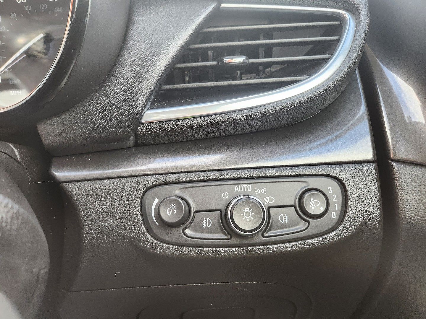 VAUXHALL Mokka X Elite Nav 1.4i Turbo (140PS) auto FWD (2018) - Picture 25