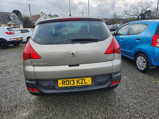 2013 PEUGEOT 3008 Active HDi 115 FAP 6-Speed - Picture 5