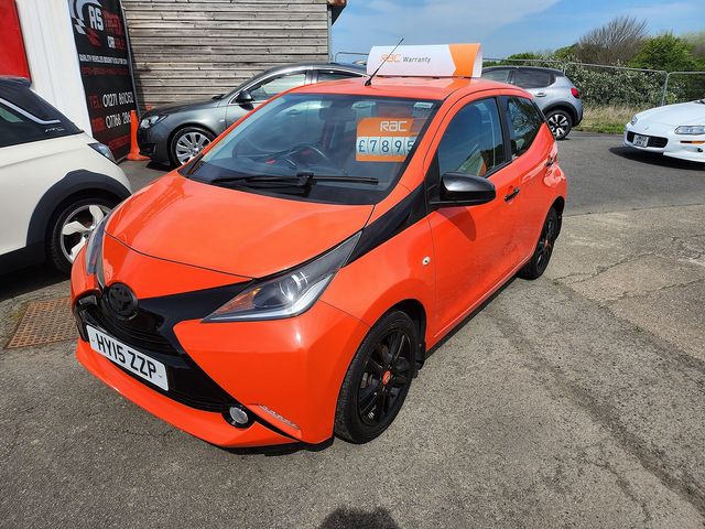 2015 TOYOTA Aygo 1.0 VVT-i x-cite AUTO - Picture 2