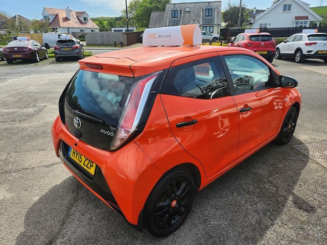 2015 TOYOTA Aygo 1.0 VVT-i x-cite AUTO - Picture 4
